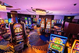 Filipino player accessing casino sports betting on mobile browser